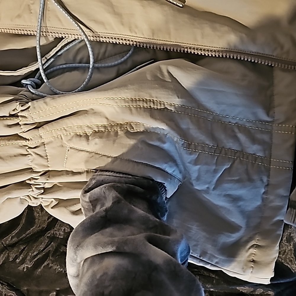 Windbreaker - Picture 2 of 5
